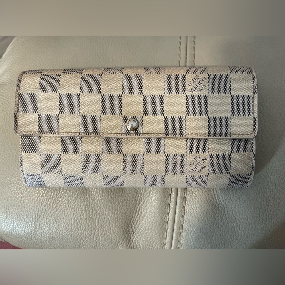 Louis Vuitton damier wallet